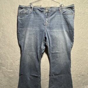 Torrid Size 28S Short Plus Luxe Slim Boot Super Stretch Jeans